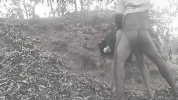 College Girls - Tamil Village Gir Sex In Outdoor Forest - desi-porntube.com - India on v0d.com