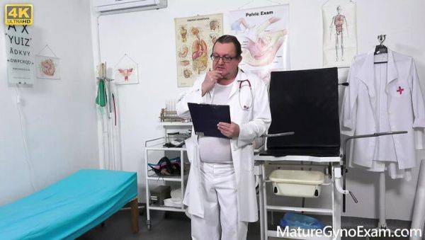 Hot MILF Gets Anal Temp Check by Doctor in 4K - veryfreeporn.com on v0d.com