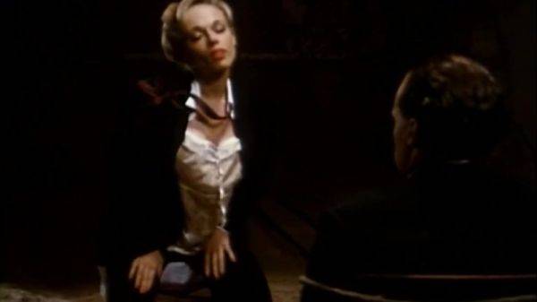 Is She Masturbates In Front Of Her Prisoner And Then Gives Him A Blowjob With Mata Hari And Kelly Trump - txxx.com on v0d.com