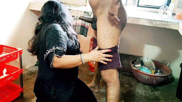 Hot Indian Bhabhi Rough Fuck in Kitchen - Hindi Dirty Talk & Cumshot - porntry.com - India on v0d.com