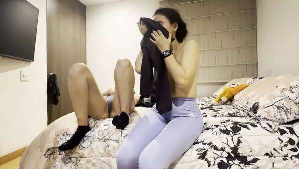 Hot Latina Lesbians Scarlettandc Get Sweaty at Gym, Sniff Feet & Ass Before Cumming Hard - xxxfiles.com on v0d.com