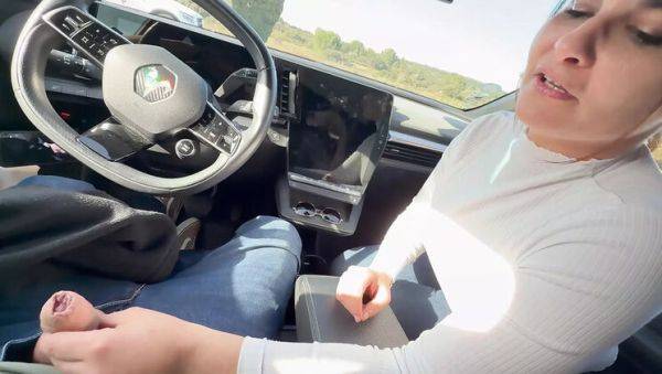 Brunette MILF Kat Aluna Sucks Cock in Car - POV Blowjob & Swallow - veryfreeporn.com on v0d.com