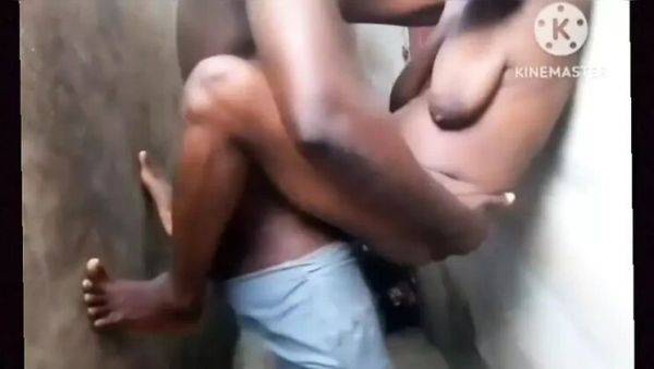 Desi Indian Bhabhi Drops Her Top and Takes Stranger's Cock Hard - veryfreeporn.com - India on v0d.com