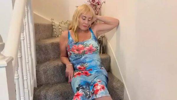 Hot British Granny Wendy Leigh Fingers Her Tight Holes - veryfreeporn.com - Britain on v0d.com