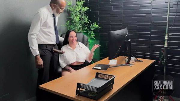 Iluv Shauna Gets Fucked Hard on Office Desk - BBC Creampie BTS - xxxfiles.com on v0d.com