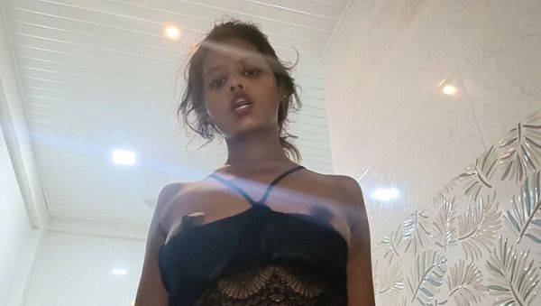 Desi Bhabhi Priya Gives Deep Throat Blowjob to Devar - Indian Homemade Sex - porntry.com - India on v0d.com