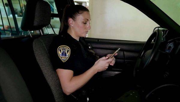 Hot Blonde MILF Cop Aaliyah Taylor Takes Thug Gangbang - Anal, DP & Facial - porntry.com on v0d.com
