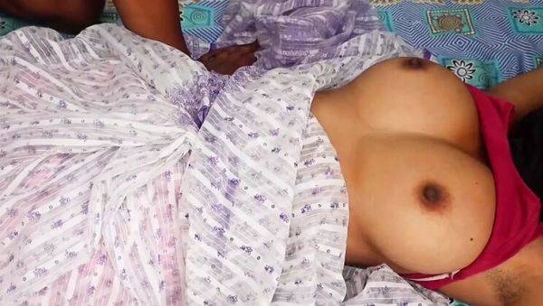 Desi Sister-in-Law Fucks Delivery Boy While Husband is Away - Saloni Hot Homemade Sex - porntry.com - India on v0d.com