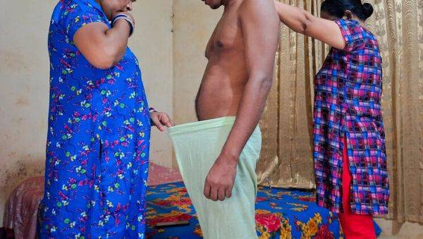 Desi Stepsister Shocked by My Big Dick - Hot Bengali Fuck Session - porntry.com - Pakistan on v0d.com