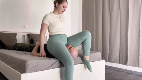 Blonde PAWG Lizzy Crush Dominates with Her Thighs in HD Femdom - veryfreeporn.com - Germany on v0d.com