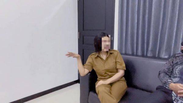 Hot Indonesian Teacher Fucks Principal for Promotion - Big Ass Cheating Wife in Office - veryfreeporn.com - Indonesia on v0d.com