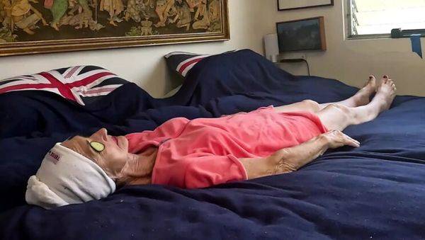 Hot MILF Gets Huge Facial Cumshot From Old Man - Amateur Couple Fun - veryfreeporn.com on v0d.com