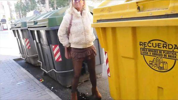 Natalie K Gets Creampied by Stranger After Public Pissing in Park Toilet - porntry.com on v0d.com