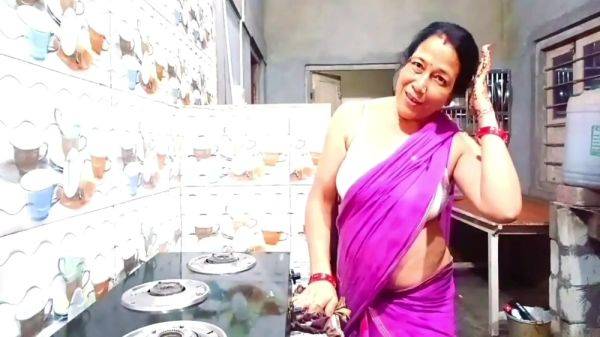 Savita Bhabhi In Got Fiercely With A College Friend And Took Out The Water Of Her - desi-porntube.com - India on v0d.com