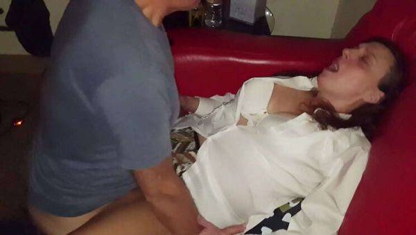 Amateur MILF Agness Gets Creampied While Cuck Hubby Watches - Homemade Threesome - xxxfiles.com on v0d.com