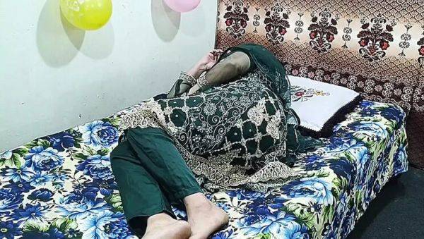 Desi Stepson Fucks Hot Muslim Stepmom - Homemade Taboo Sex - veryfreeporn.com - India on v0d.com