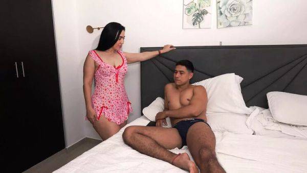 Hot Colombian Stepmom Teaches Virgin StepSon How To Fuck Her Tight Pussy - xxxfiles.com - Colombia on v0d.com