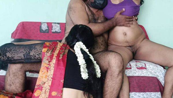 Hot Indian Married Couple Threesome with Mallu Aunty - Rough Sex & Pussy Licking - veryfreeporn.com - India on v0d.com