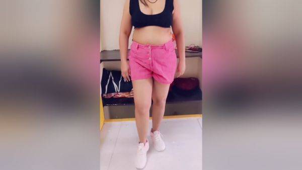 Model At Camera Shooting - New Delhi - desi-porntube.com - India on v0d.com
