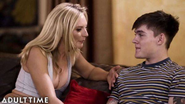 Mona Wales Gives Stepson Tyler Cruise a Sloppy Blowjob & Deep Throat - xxxfiles.com on v0d.com