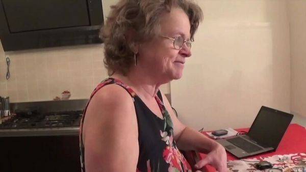 Horny Italian Granny in Stockings Fucks Hard - xxxfiles.com - Italy on v0d.com