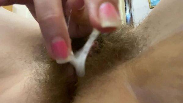 Cutieblonde Amateur Hairy Pussy Closeup - Big Clit Rubbing & Cumming Orgasm - veryfreeporn.com on v0d.com