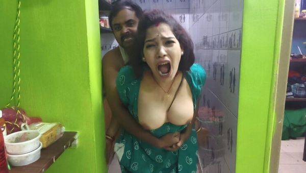 Sona Bhabhi Hardcore Kitchen Fuck While Cooking - Desi Homemade Doggy Style Sex - veryfreeporn.com - Usa - India on v0d.com
