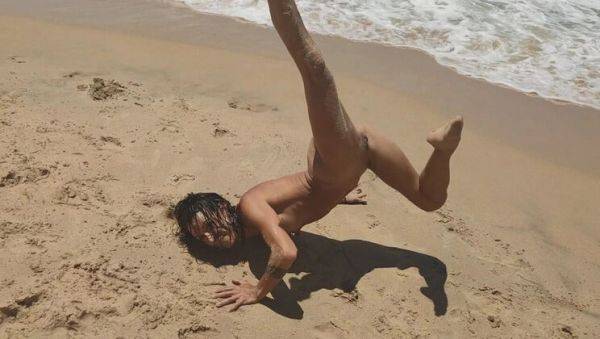 Magia Rosa Amateur Beach Fuck - Doggy Style Blowjob Outdoor Public Sex - porntry.com - Spain on v0d.com