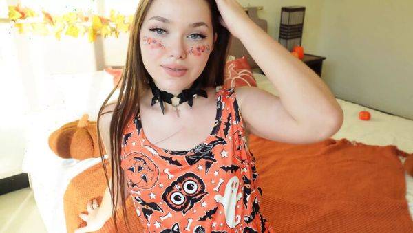 Arina Love Fingering Her Tight Pussy & Moaning Louder Until Hard Orgasm on Bed - xxxfiles.com on v0d.com