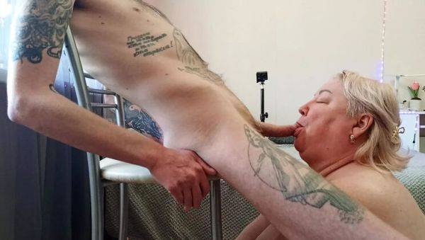 Zona901 Russian MILF Friend Takes Cum in Mouth and Face Blowjob - porntry.com - Russia on v0d.com