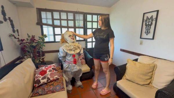 Julianaburning fucks mysterious cabin clown for hot milk - interracial blowjob & squirting orgasm - veryfreeporn.com - Venezuela - India on v0d.com