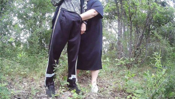 Stepmom Gives Blowjob in Park and Swallows Cum - Zona901 Amateur Outdoor MILF - xxxfiles.com on v0d.com