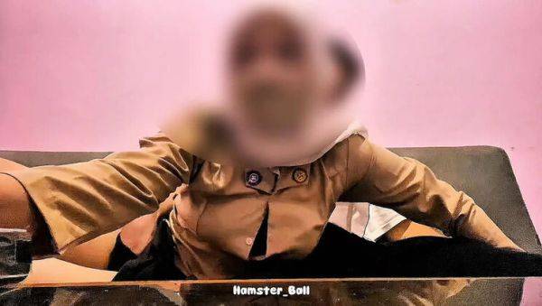 18 Year Old Indian Hijab Cheating Teen Fucks Big Cock in Living Room When Home Alone - Hamster_Ball - xxxfiles.com - India - Indonesia on v0d.com