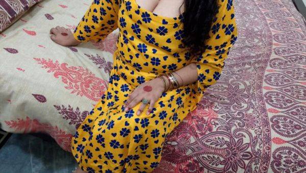 Indian Wife Cheats on Husband with Boss - First Time Hotel Sex - QueenbeautyQB - xxxfiles.com - India on v0d.com