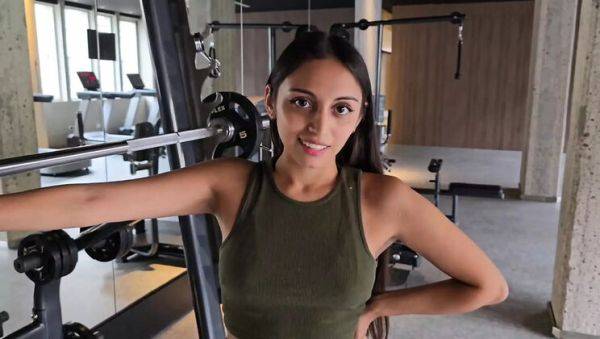 Gym Girl Helped By Trainer And Gets Hardcore Doggy Style Sex With Big Cock - veryfreeporn.com - Argentina on v0d.com