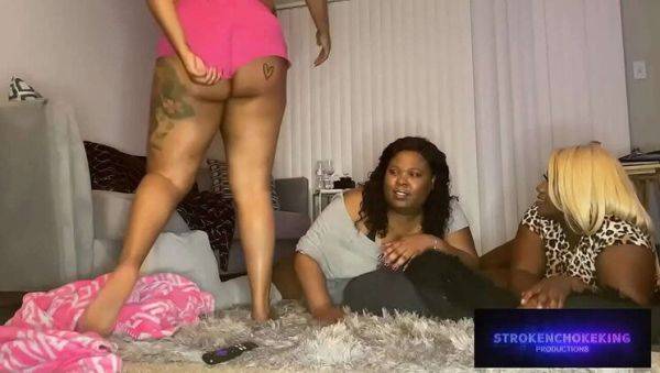 Pennywise Group Fuck with MissThickLips, Kay Kreme & Backshot Betty - Rough Amateur Blowjobs & Cumshots - xxxfiles.com on v0d.com