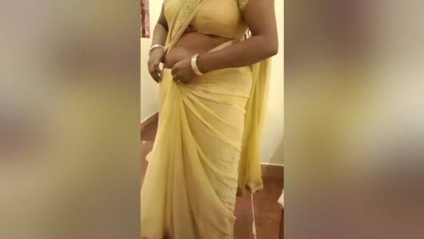 Verified Amateurs - Desi Indian Tamil Pondati-in Sontha Akka-va Correct Panni Hotel-ku Thallitu Pona Cuckold Purusan - desi-porntube.com - India on v0d.com