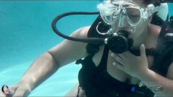 Amateur BBW Latina Lady O Big Natural Tits Underwater Pool Sex Mission - veryfreeporn.com - Usa on v0d.com