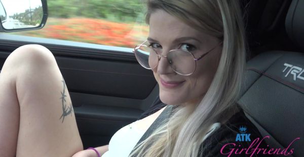 Amateur teen Riley Rose pees on the car and shows her tits - alphaporno.com on v0d.com