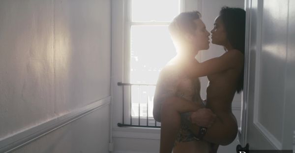 Small Hands and Scarlit Scandal in sensual interracial action - alphaporno.com on v0d.com