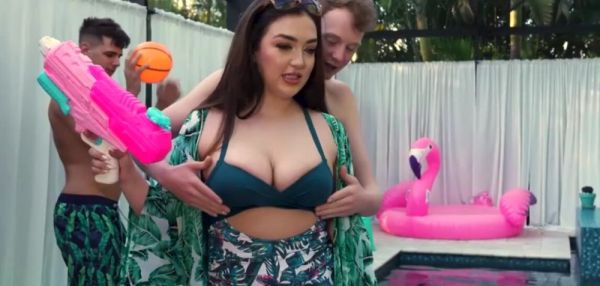 Poolside freeuse fun with hot housewife - inxxx.com on v0d.com