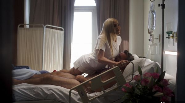 Manuel Ferrara fucked two hot nurses in a hospital setting. - alphaporno.com on v0d.com