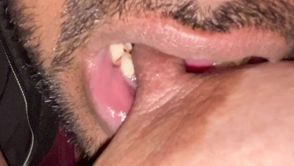 Desi Aunty Gives Shivering Handjob Massage in Bedroom - Catchybusty Big Natural Tits - veryfreeporn.com - India on v0d.com