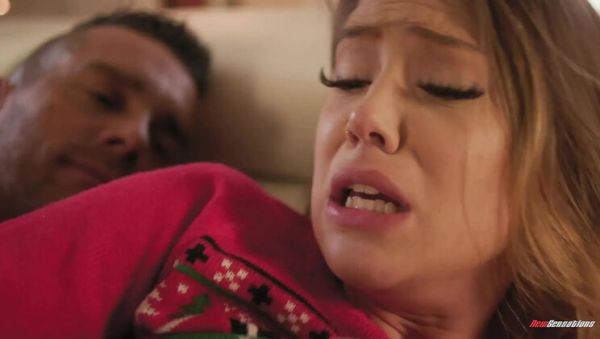 Teen Avery Cristy Gets Holiday Facial from Step Dad's Big Cock - xxxfiles.com - Britain on v0d.com