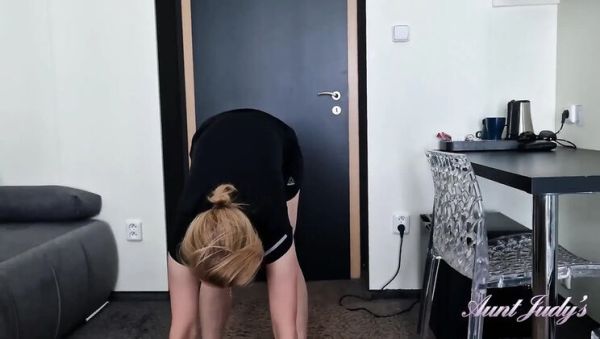 Busty Amateur MILF Wanilianna Hot Workout Solo Masturbation Orgasm - xxxfiles.com - Britain on v0d.com