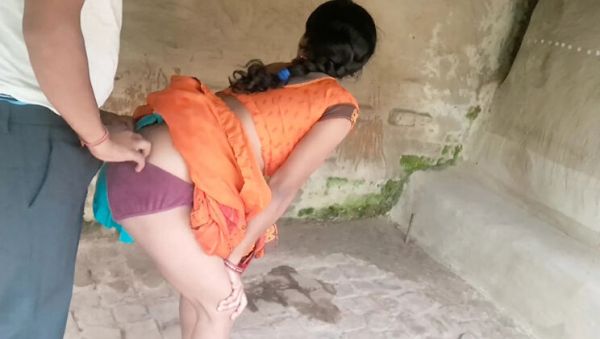 Indian Wife Sonia Saree Outdoor Doggystyle Fucked Hard by Stepbrother - xxxfiles.com - India on v0d.com