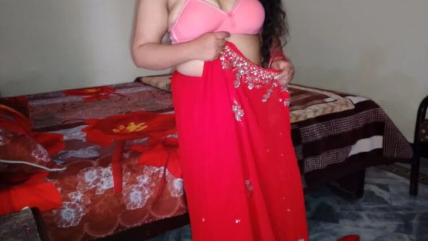 Desi Indian Bhabhi in Red Saree Seduces Devar - Big Natural Tits & Big Ass - Homemade HD - veryfreeporn.com - India on v0d.com