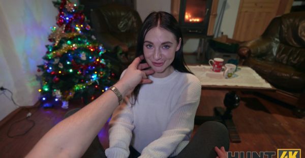 Skinny teen Emma Evans gets caught and fucked on christmas - alphaporno.com on v0d.com