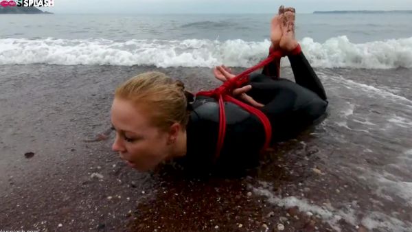 Lucy Lauren In A Wetsuit - Rope Bondage Escape Challenge On The Beach - upornia.com on v0d.com