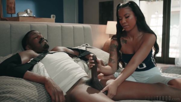 Ameena Green Stepdaughter Helping Hand - Green Eyes - videomanysex.com on v0d.com